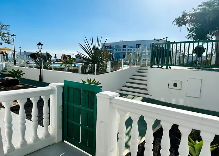 Florencia With Pool Wifi In Puerto Del Carmen, Lanzarote Tías