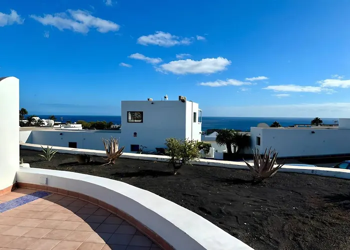 Apartment Florencia With Pool Wifi In Puerto Del Carmen, Lanzarote Tías