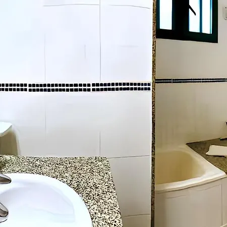 Apartment Florencia With Pool Wifi In Puerto Del Carmen, Lanzarote Tias